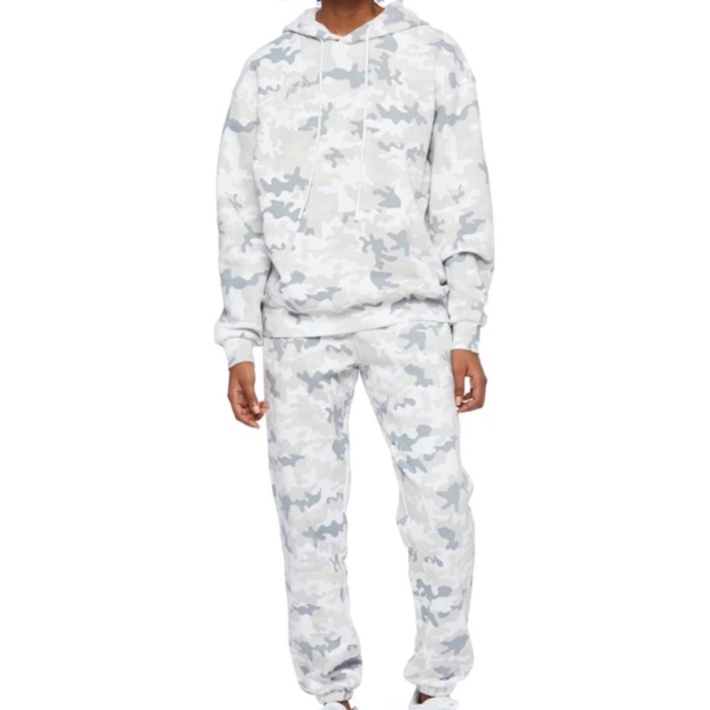Niki + Cooper Ultra-Soft Sweatsuit in White Camo